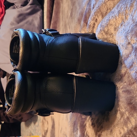 Torrid Side Zip Block Heel Ankle Boot  Size 9 - Picture 3 of 7